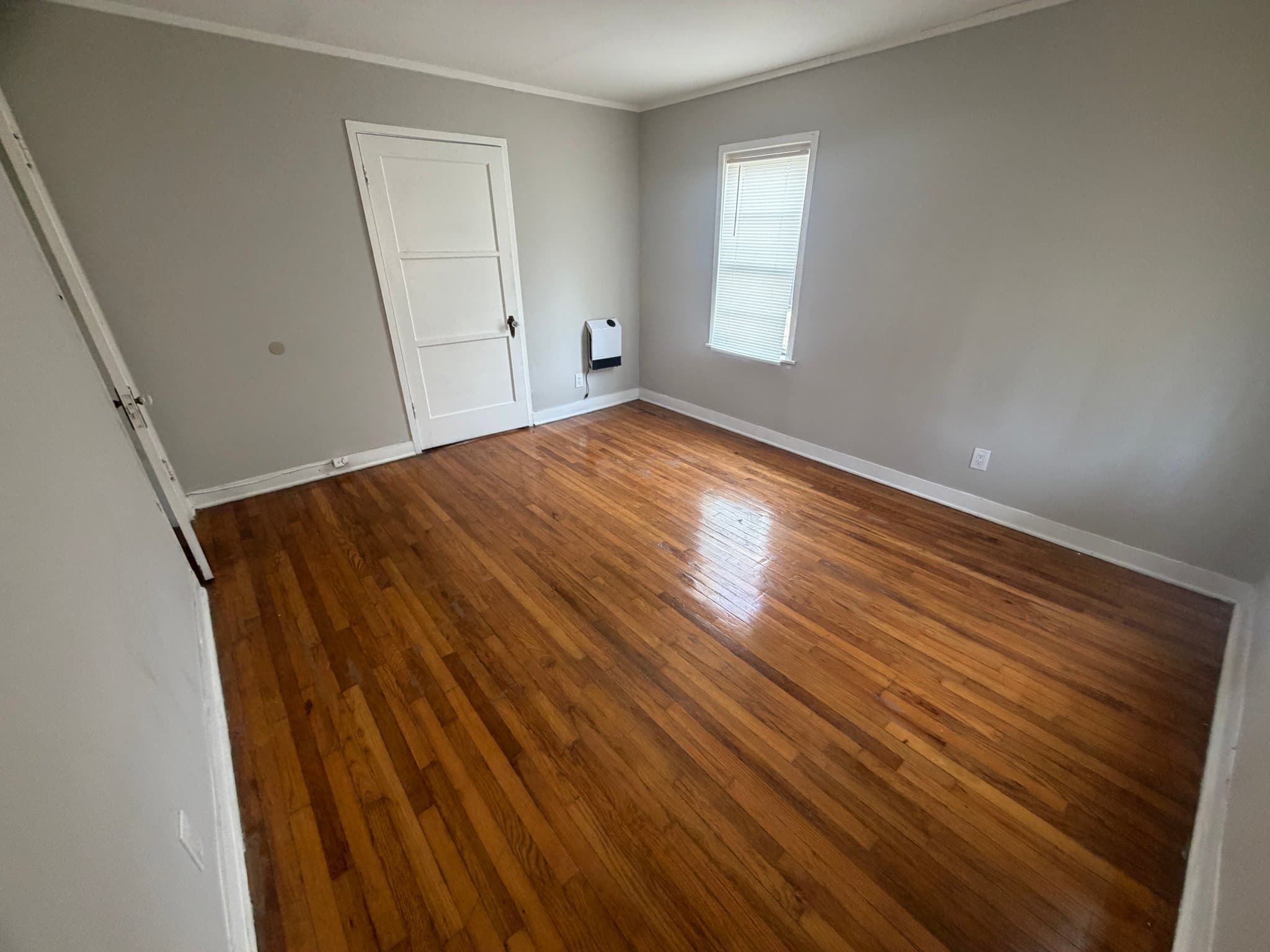 Memphis House: 273 West Essex Ave