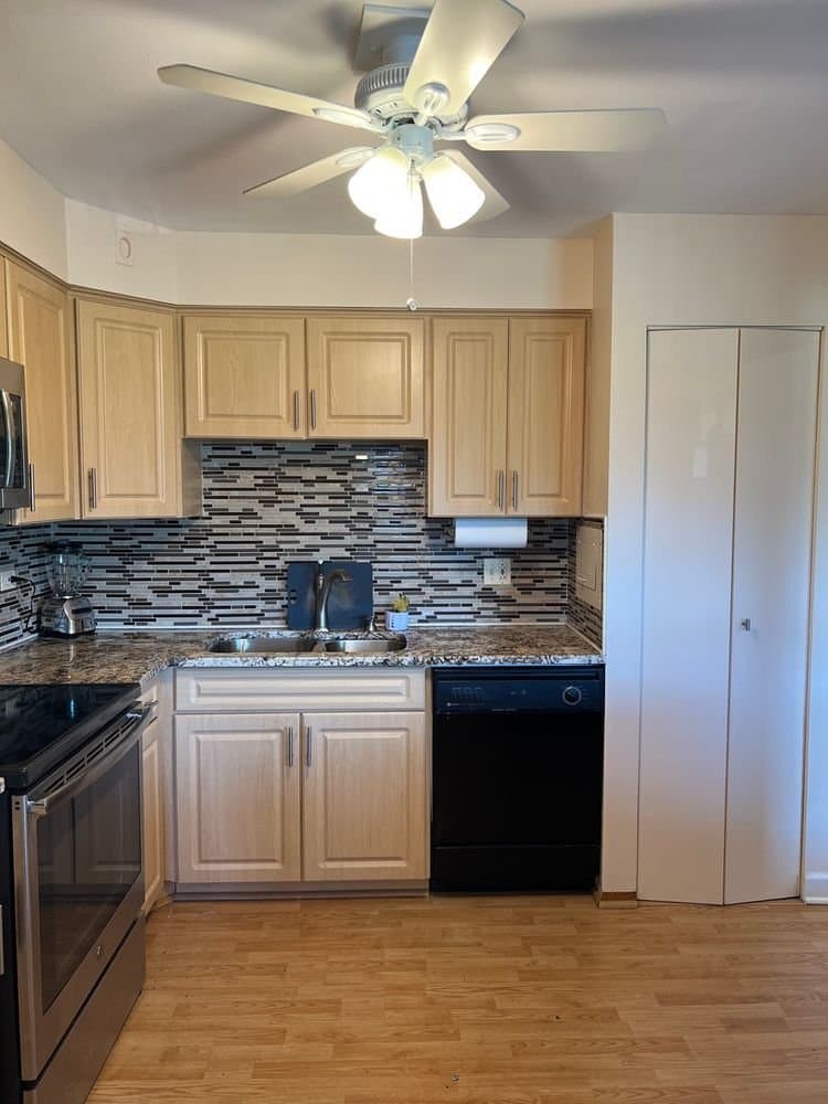 Evanston Condo: 828 Oakton St