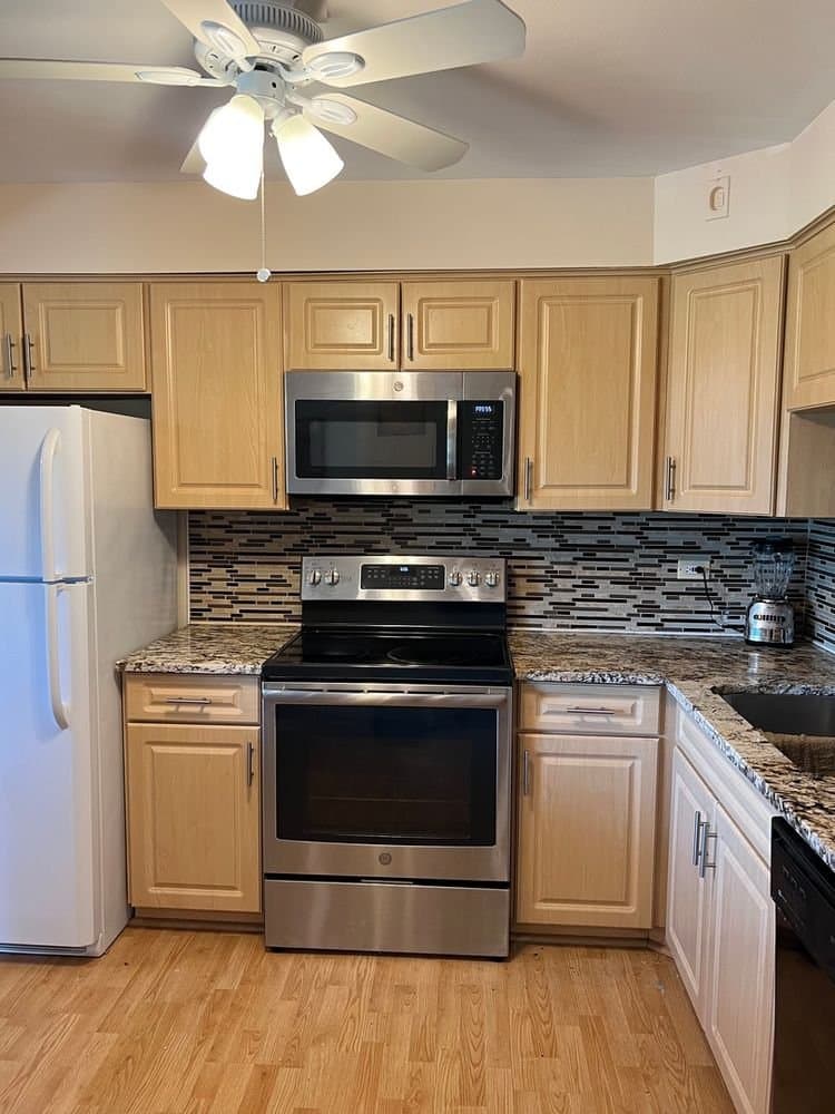 Evanston Condo: 828 Oakton St