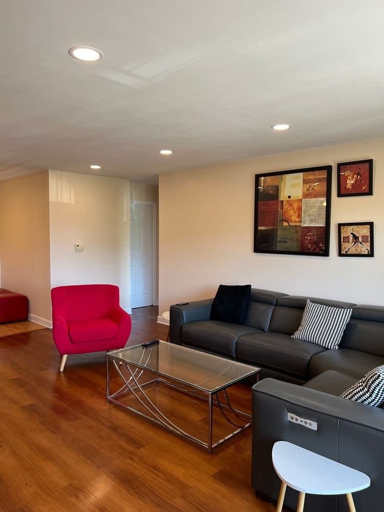 Evanston Condo: 828 Oakton St
