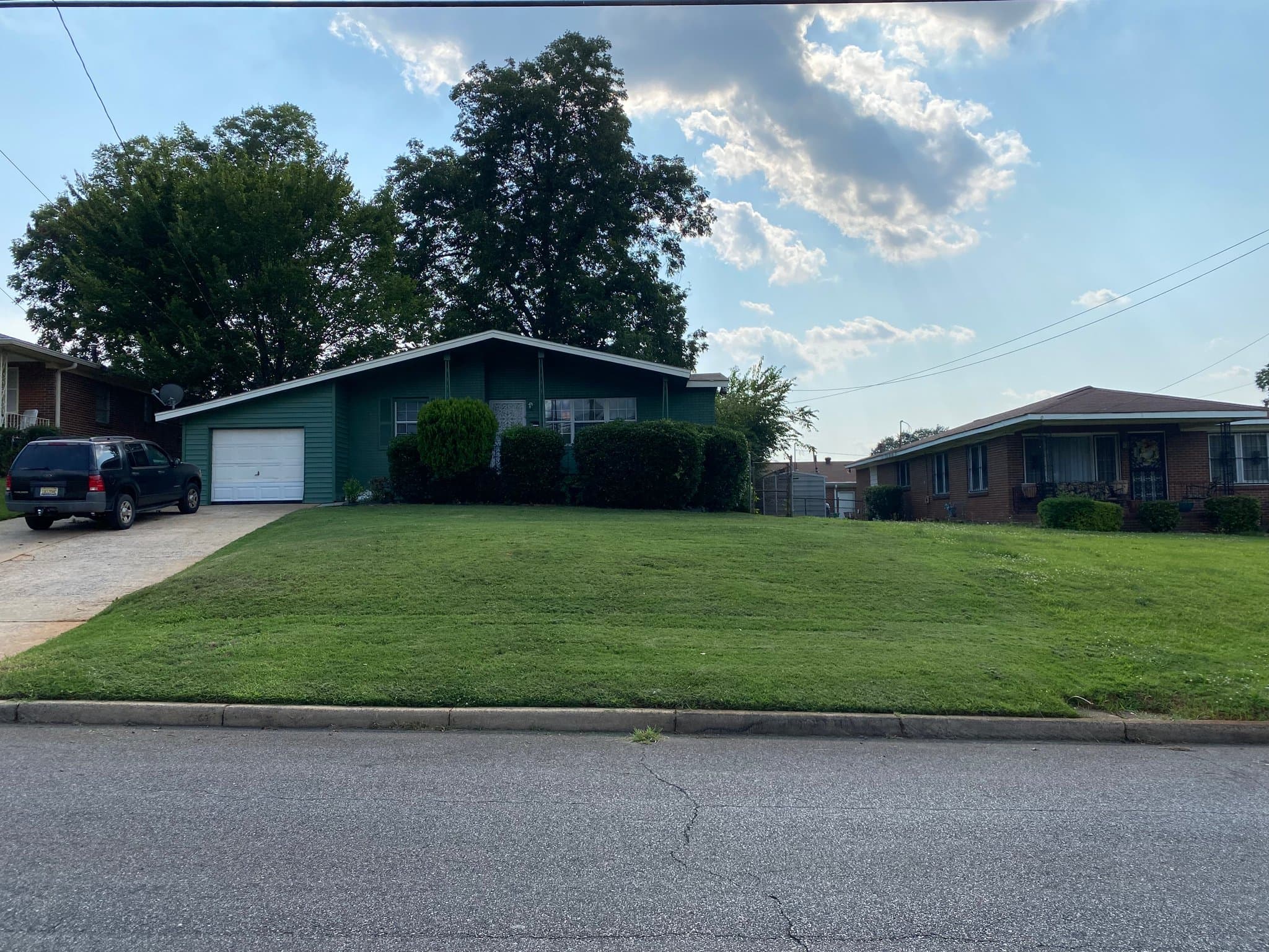 Birmingham House: 1104 Goldwire St SW