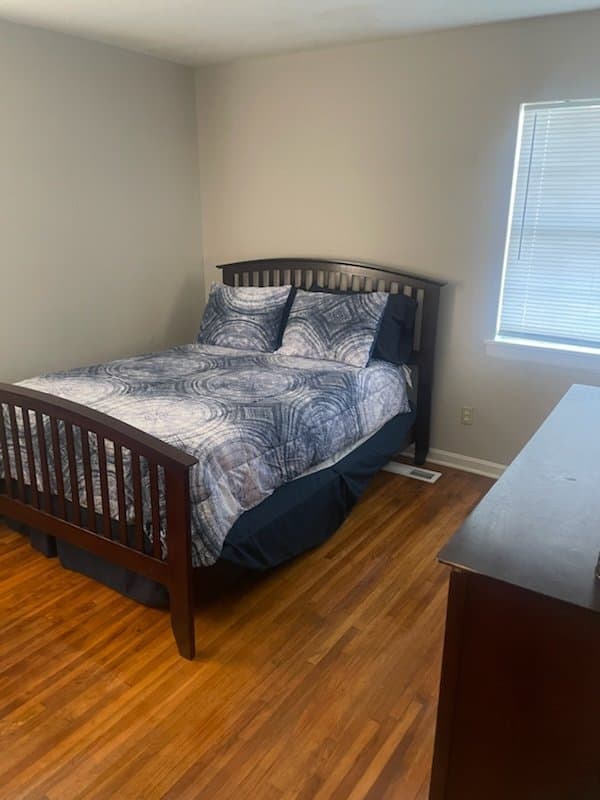 Birmingham House: 1104 Goldwire St SW