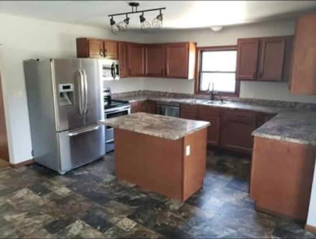 Menasha House: 123 1st St