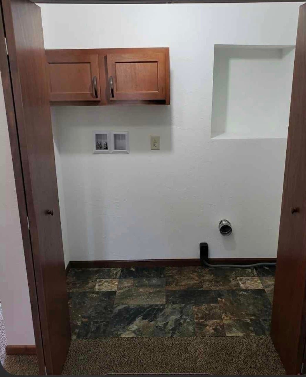 Menasha House: 123 1st St