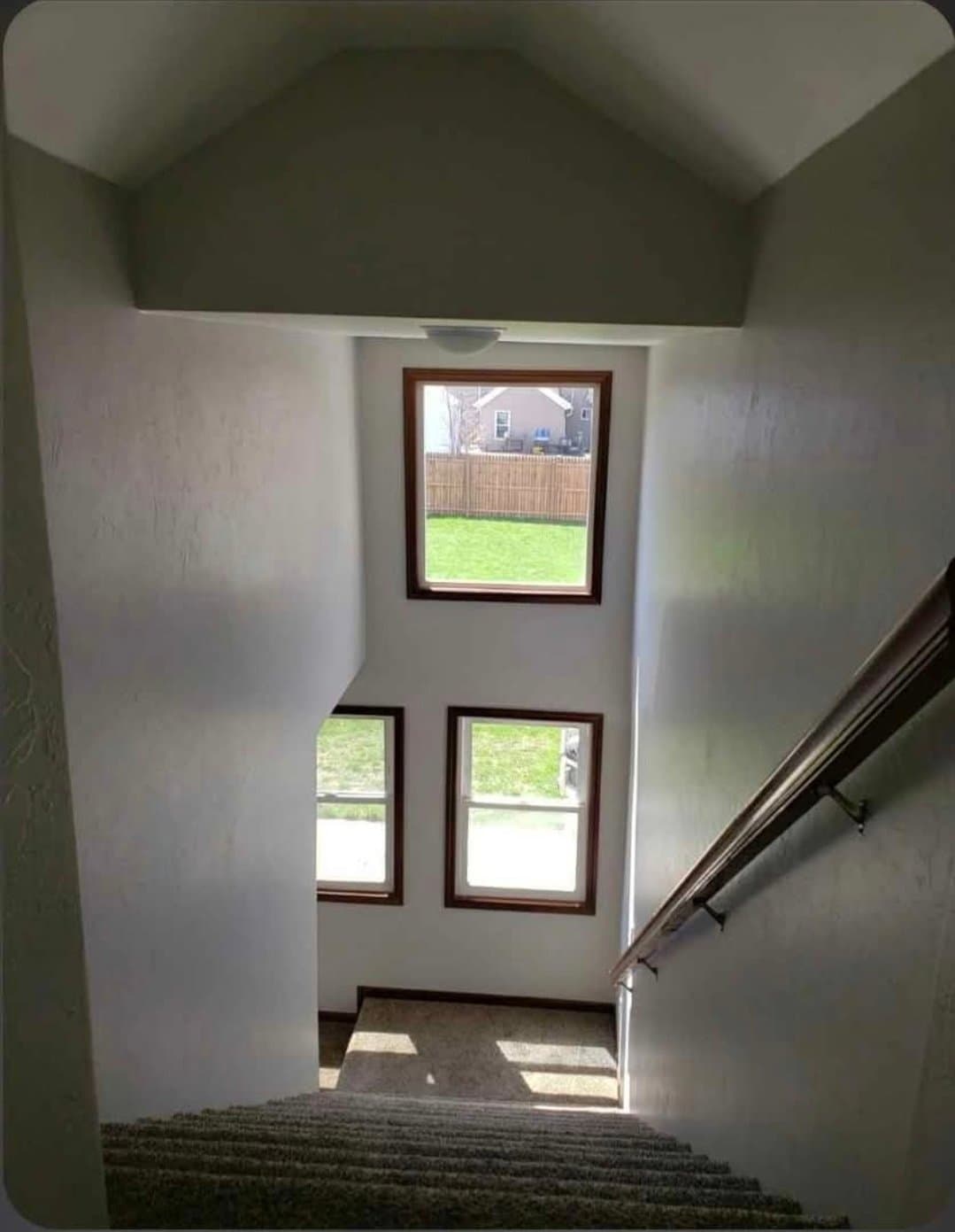 Menasha House: 123 1st St