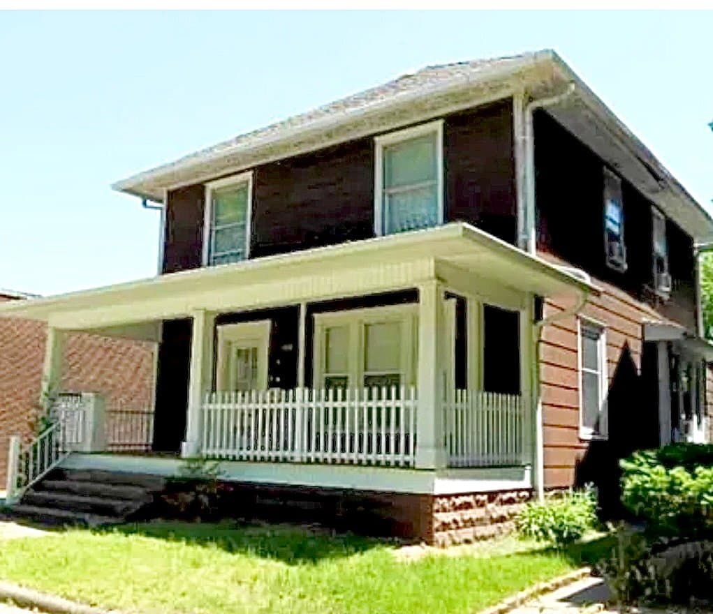 Terre Haute Apartment: 818 S 9th Street