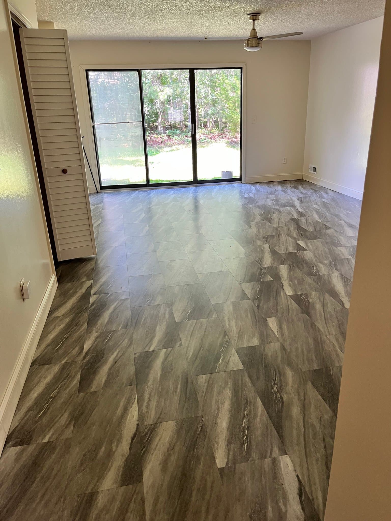 Galloway Townhome: 38 Greenwich Dr.