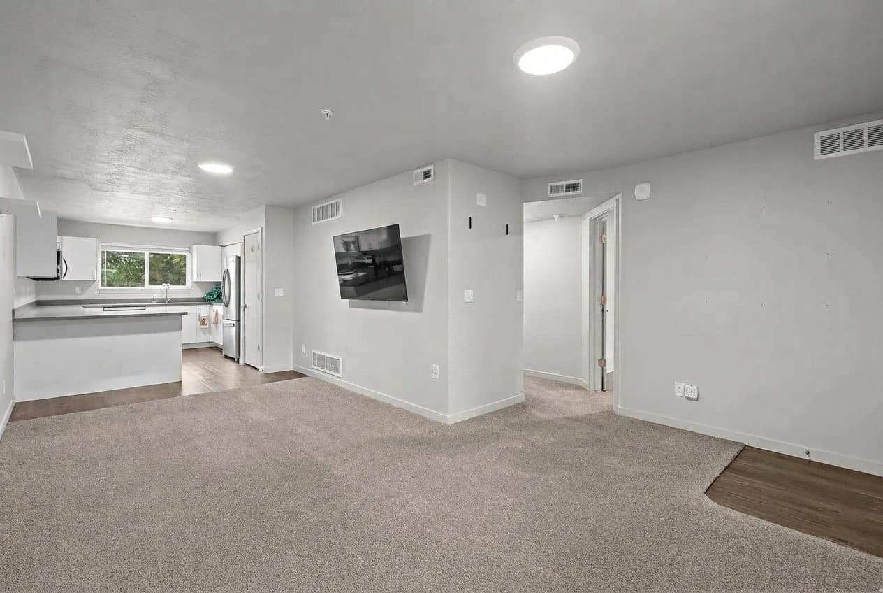 Springville Condo: 572 South 100 West, Unit E103