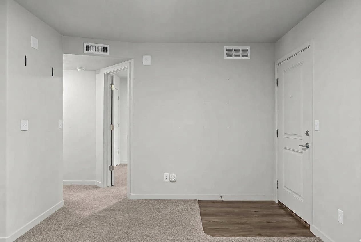 Springville Condo: 572 South 100 West, Unit E103