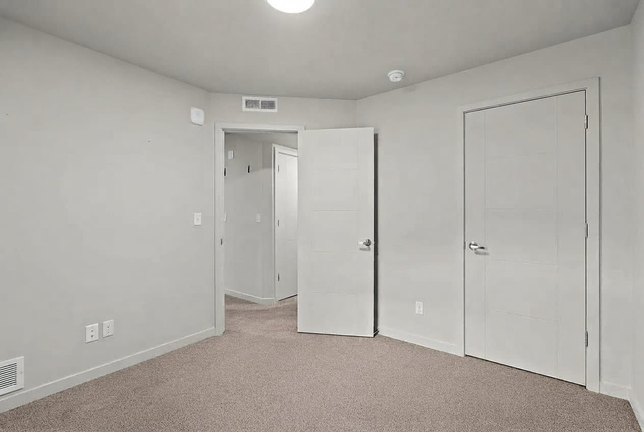 Springville Condo: 572 South 100 West, Unit E103