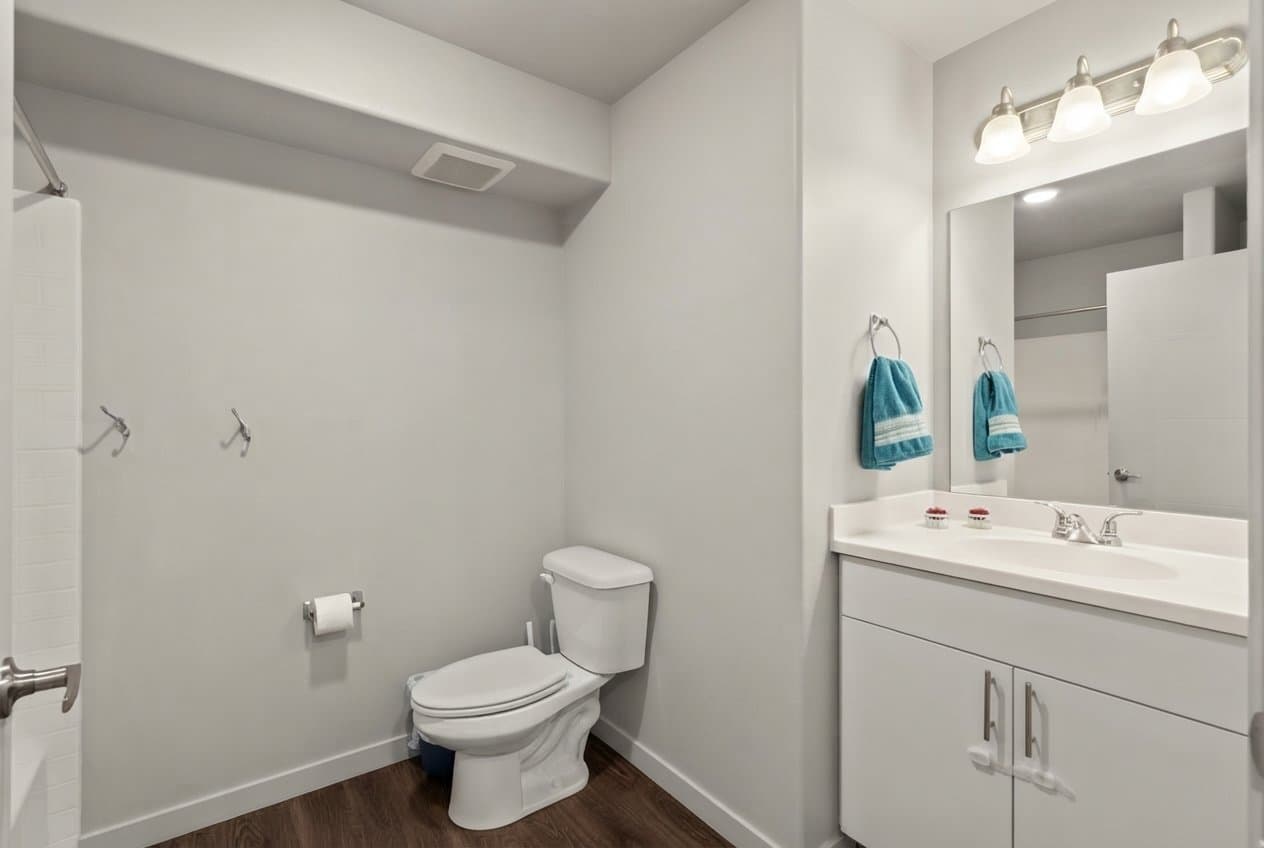 Springville Condo: 572 South 100 West, Unit E103