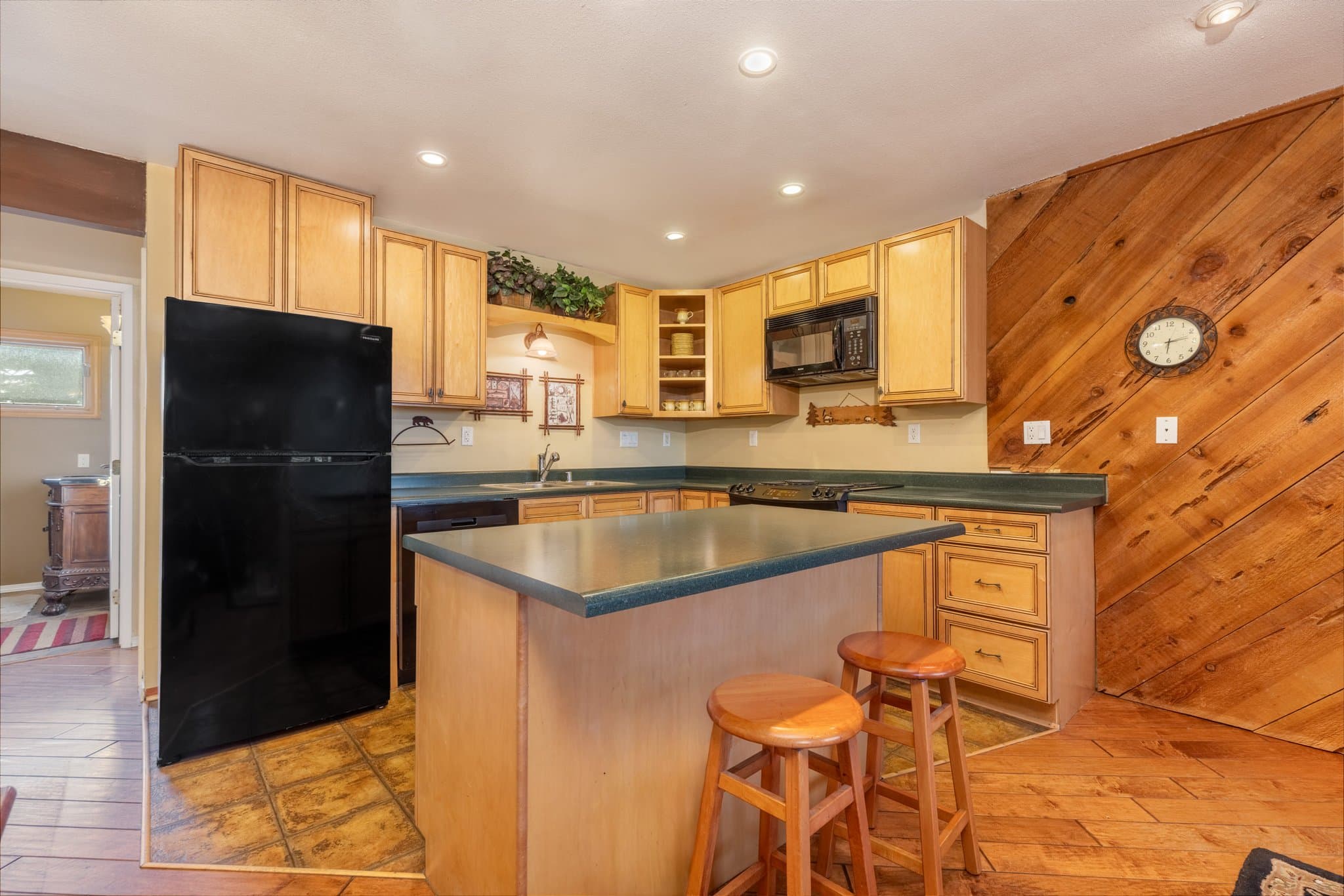 Mammoth Lakes Condo: 201 Lakeview Blvd