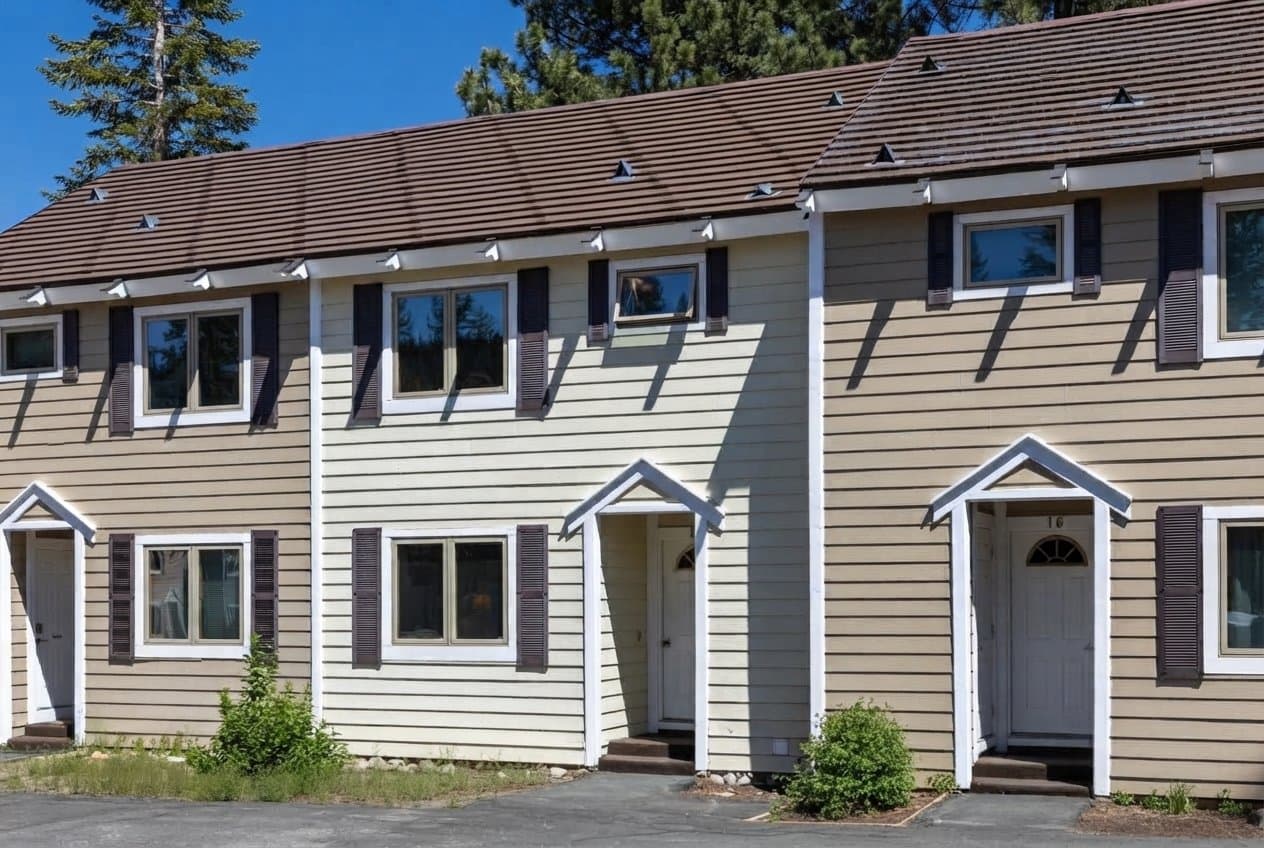 Mammoth Lakes Condo: 201 Lakeview Blvd