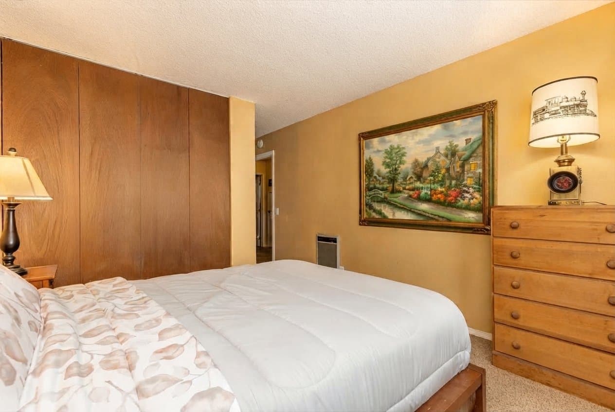 Mammoth Lakes Condo: 201 Lakeview Blvd