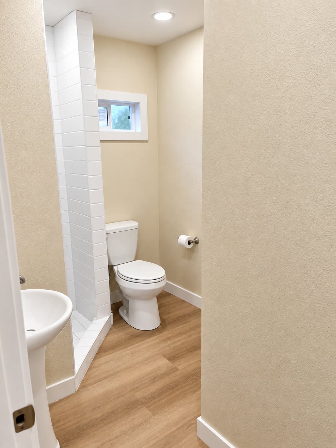 Sunset Beach Apartment: 16581 Pacific Coast Hwy