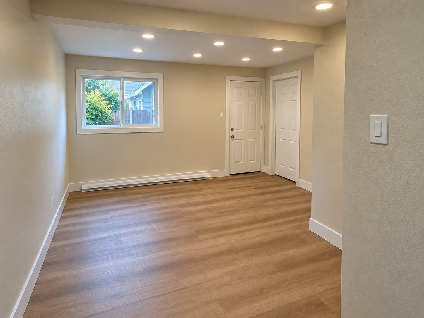 Sunset Beach Apartment: 16581 Pacific Coast Hwy