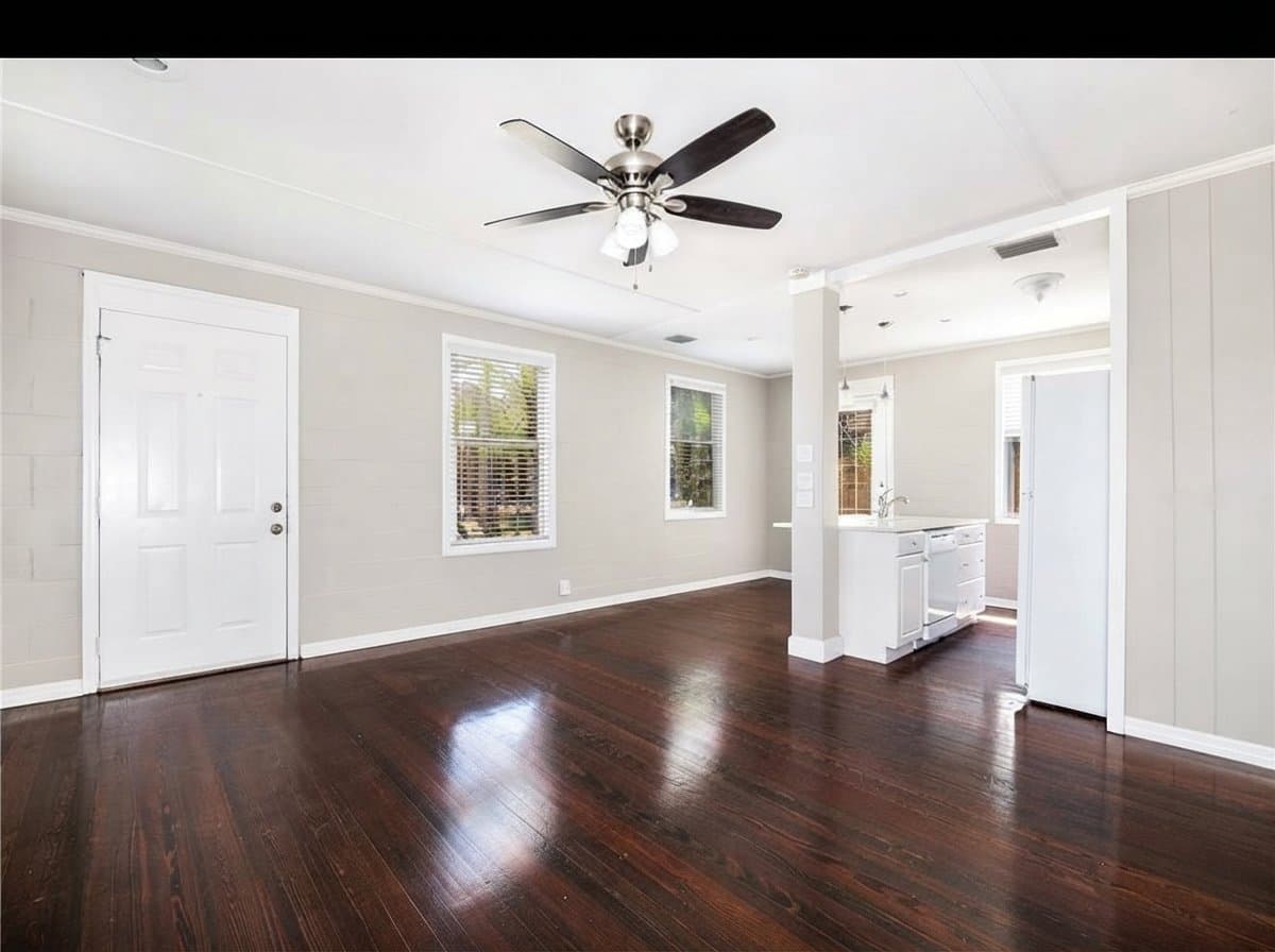 Orlando House: 1016 Mount Vernon St
