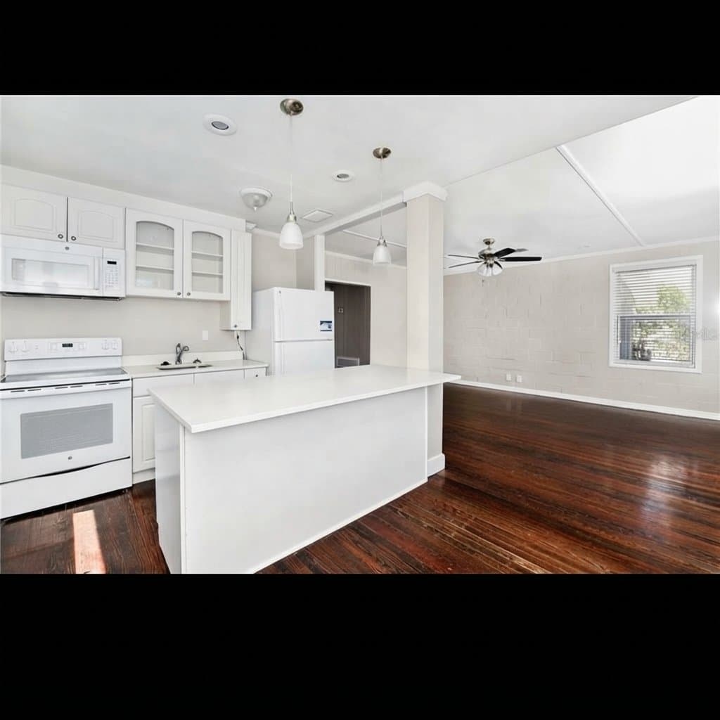 Orlando House: 1016 Mount Vernon St