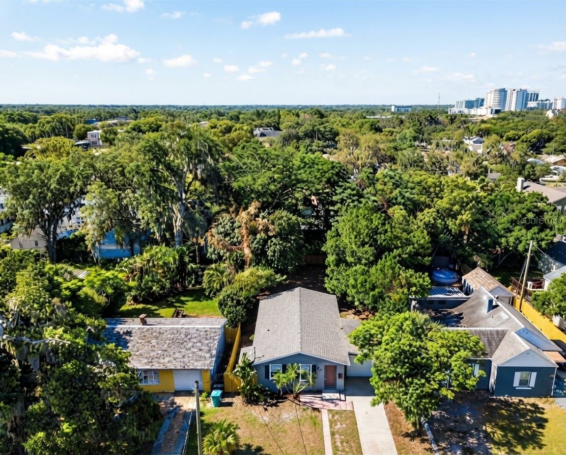 Orlando House: 1016 Mount Vernon St