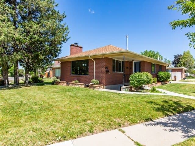 SALT LAKE CITY House: 2364 S COUNTRY CLUB CIR