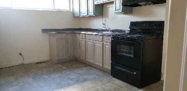 SALT LAKE CITY House: 2364 S COUNTRY CLUB CIR