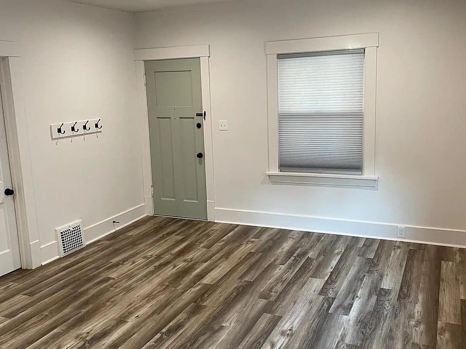 Omaha House: 3508 N 59th St