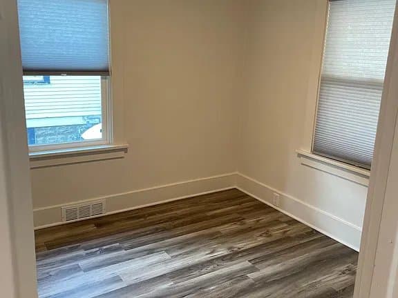 Omaha House: 3508 N 59th St