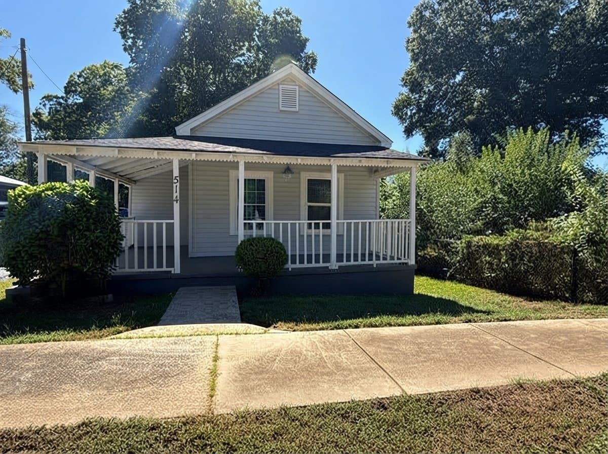 Rock Hill House: 514 Jackson St