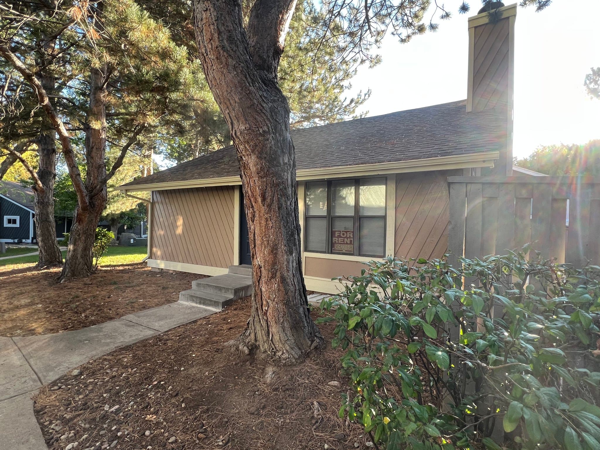 Englewood House: 10157 E Peakview Ave