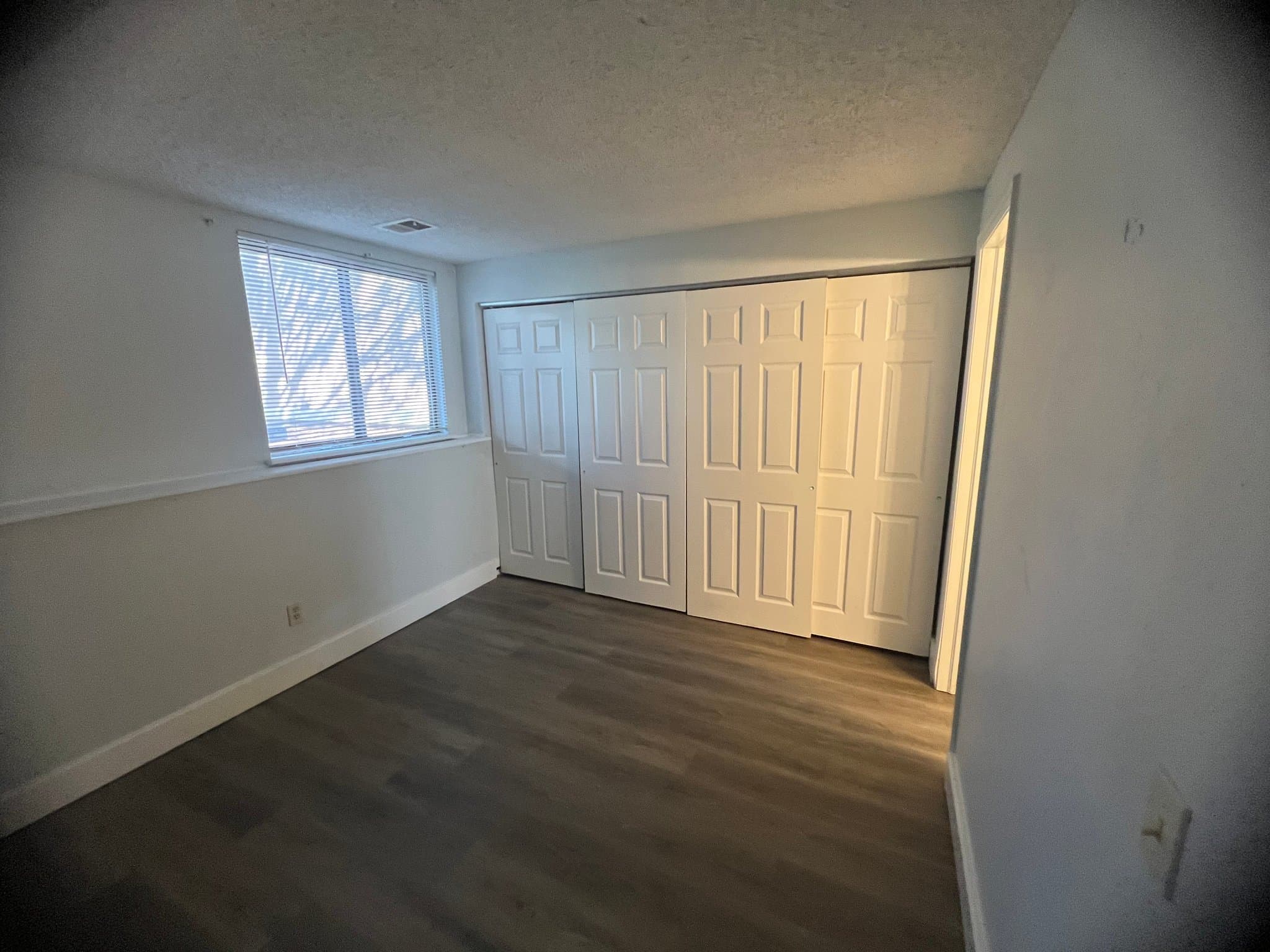 Englewood House: 10157 E Peakview Ave