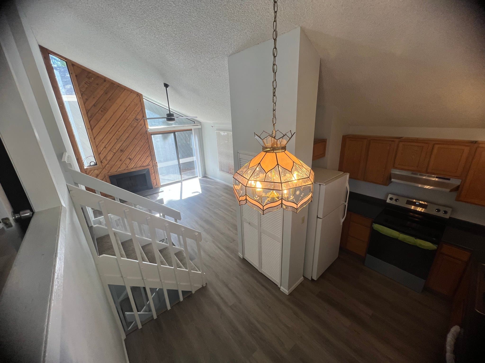 Englewood House: 10157 E Peakview Ave