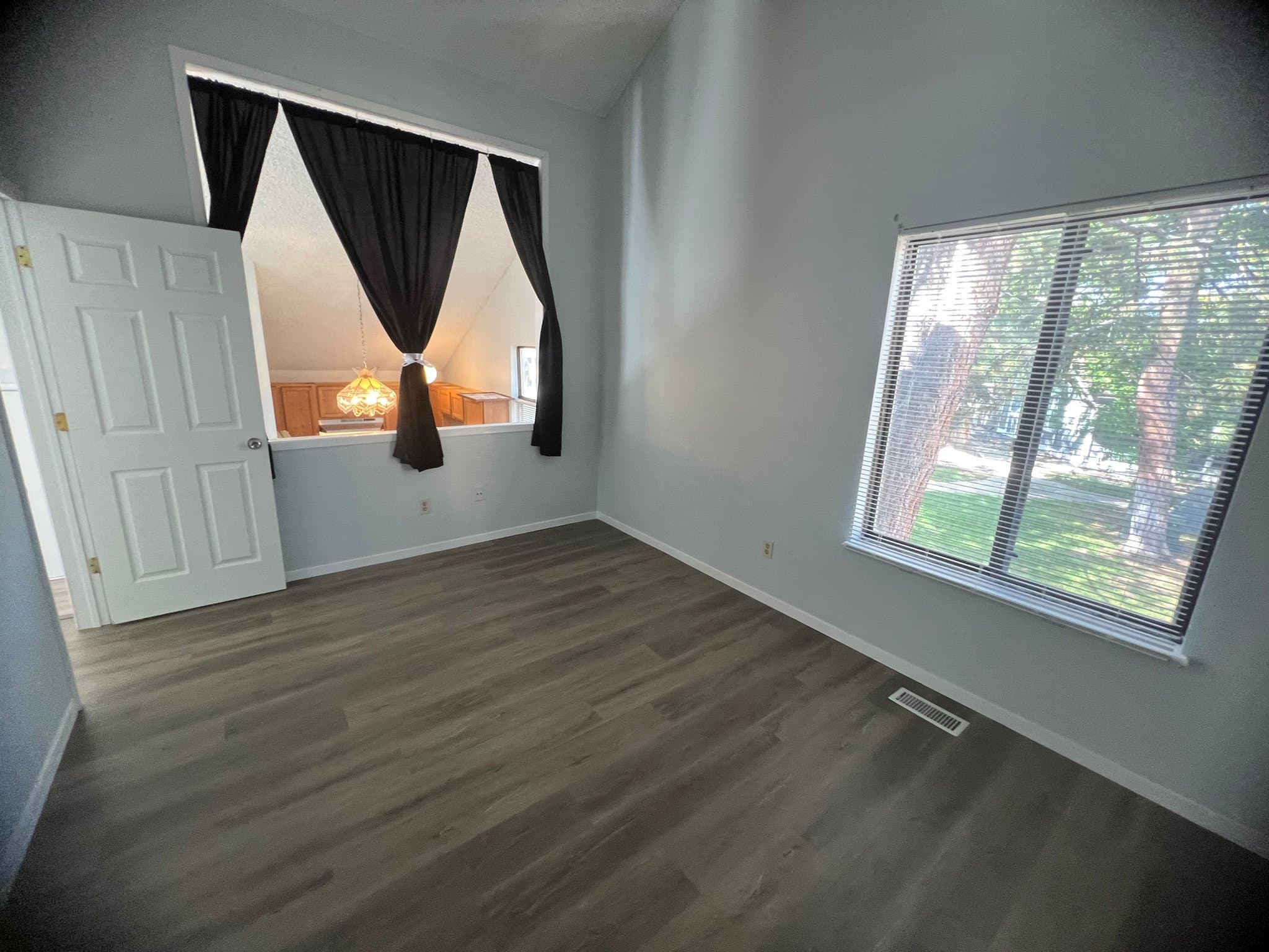 Englewood House: 10157 E Peakview Ave