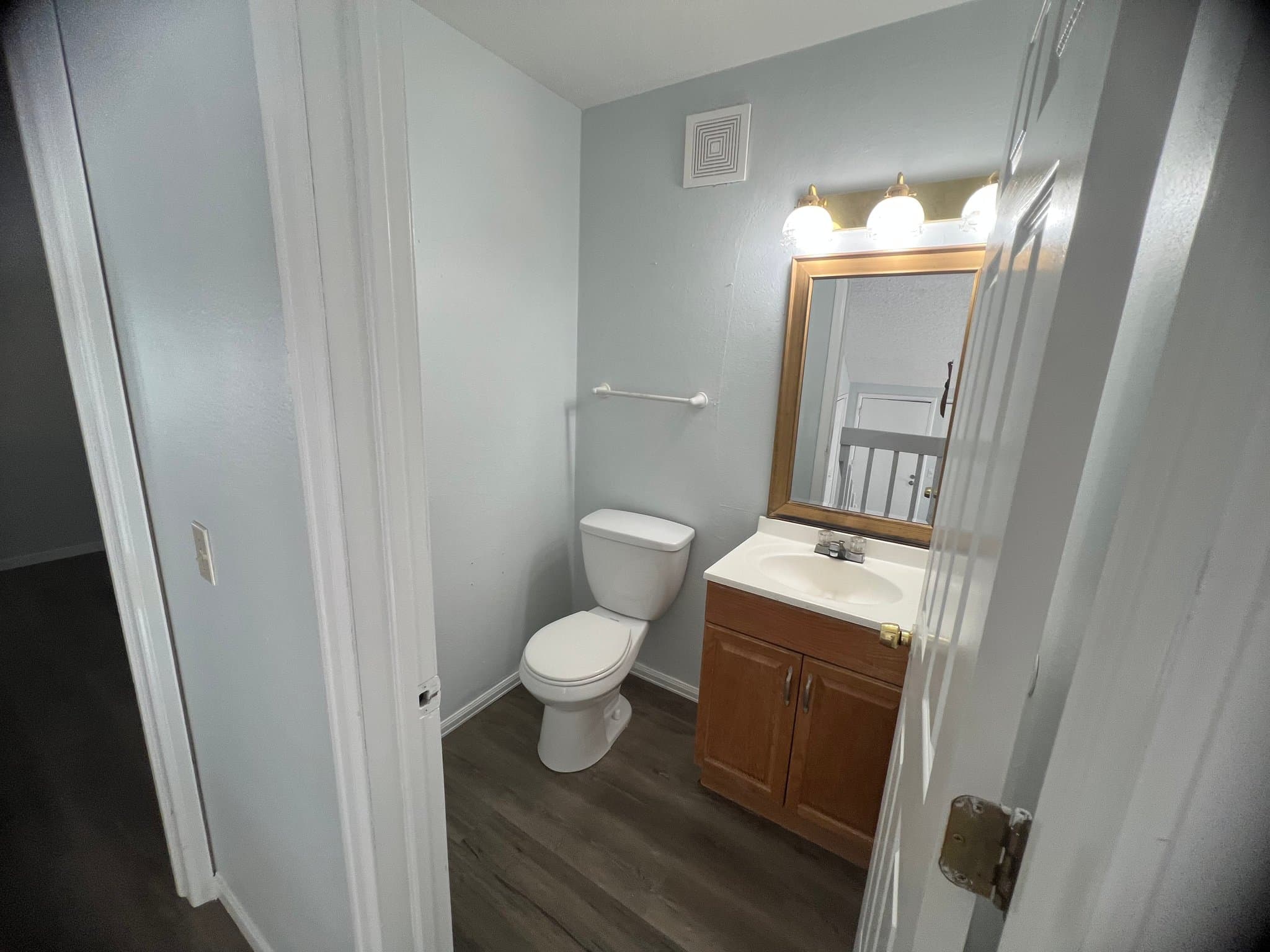 Englewood House: 10157 E Peakview Ave