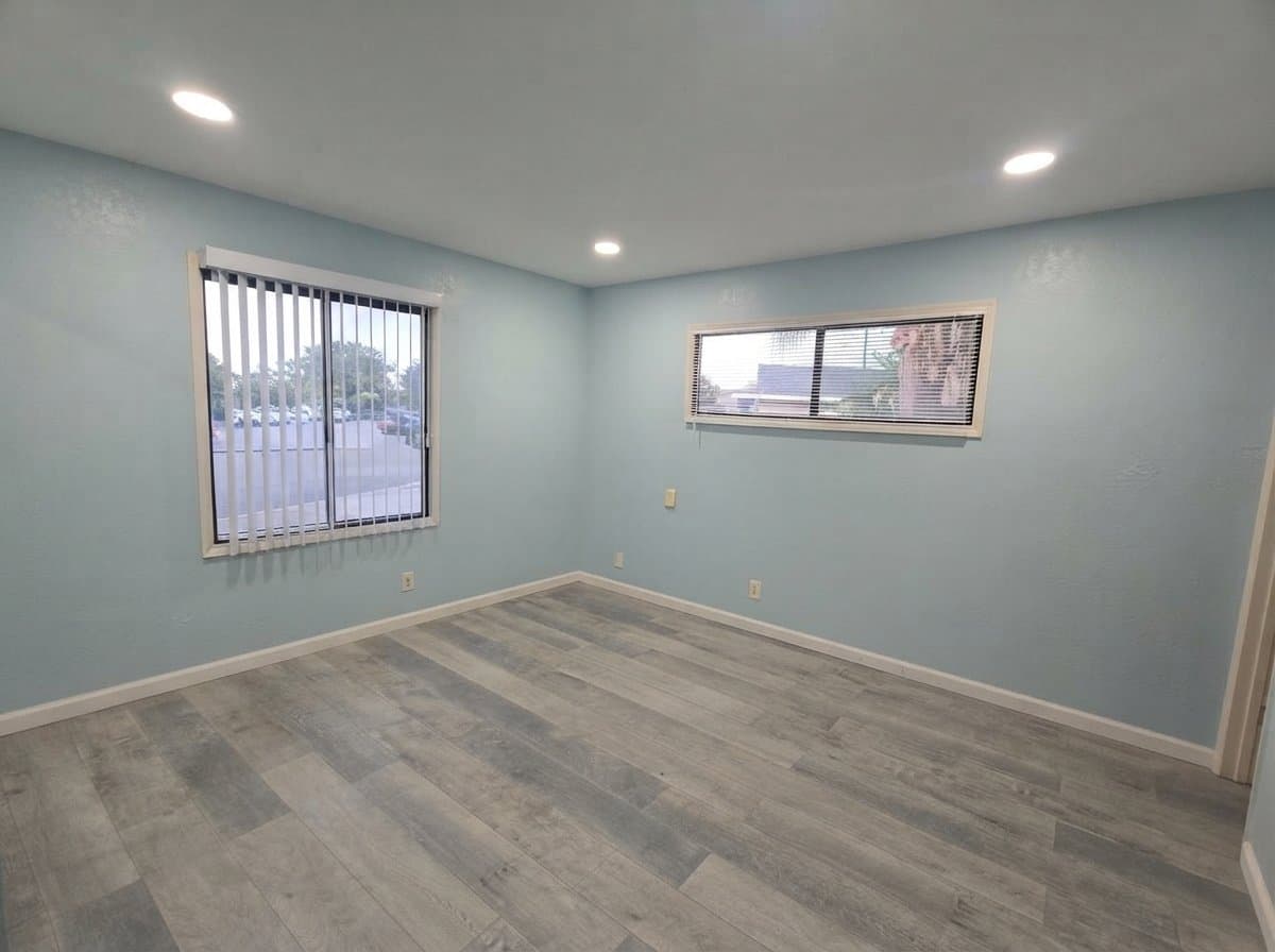 Fountain Valley House: 17530 Chestnut St