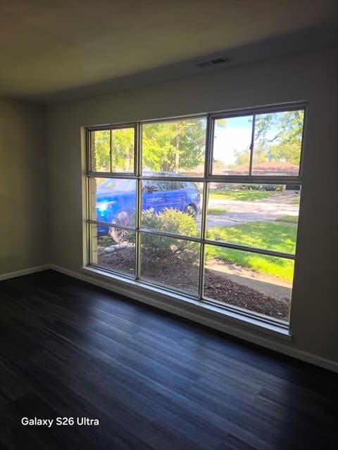 Lansing House: 17922 Oakwood Ave