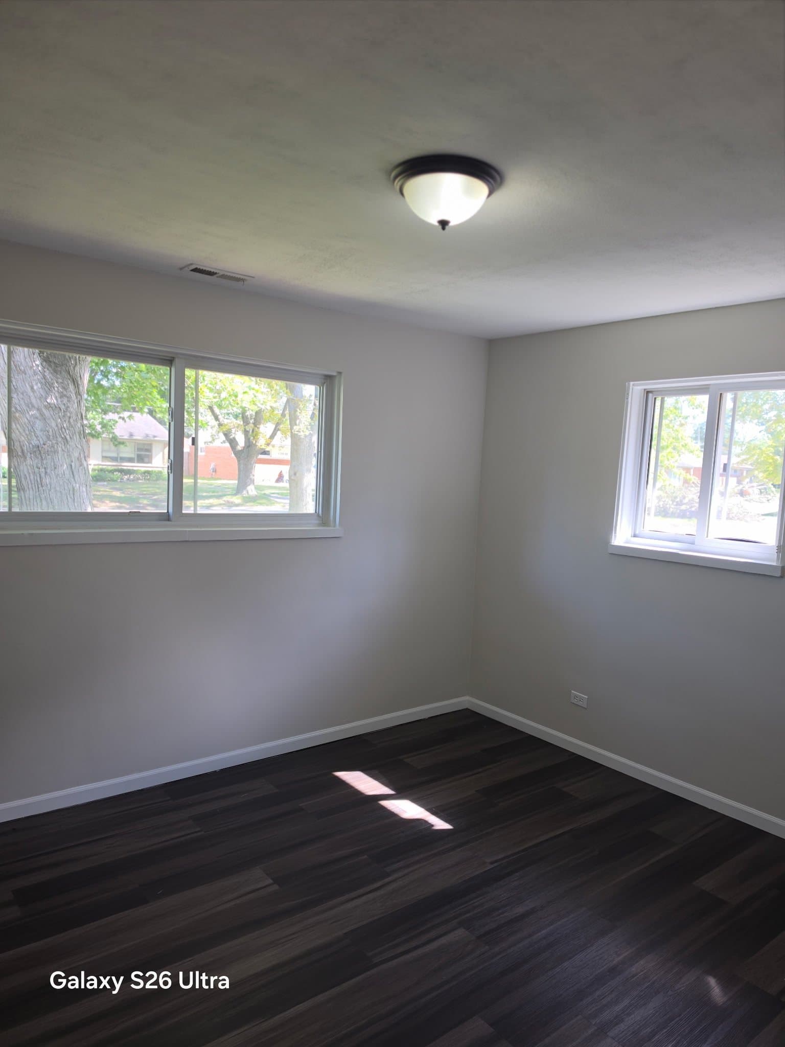 Lansing House: 17922 Oakwood Ave