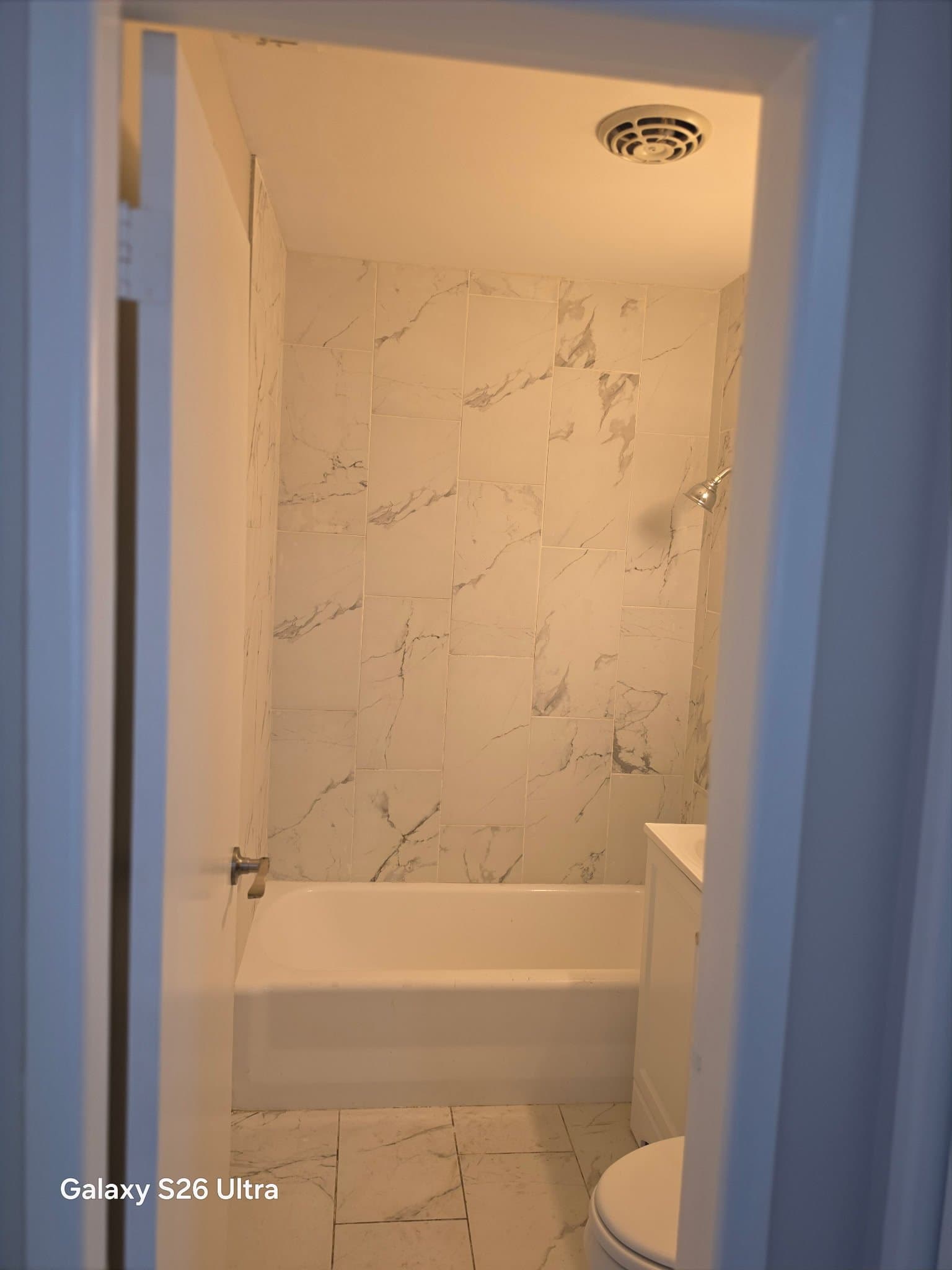 Lansing House: 17922 Oakwood Ave