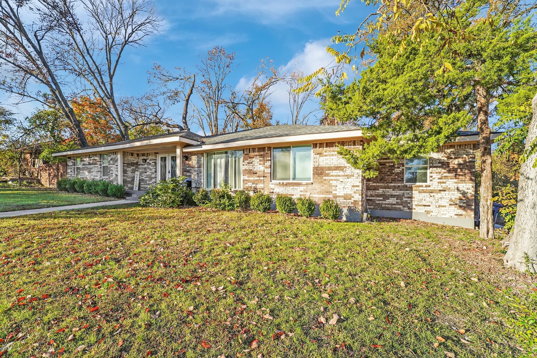 Garland House: 3801 kazak st