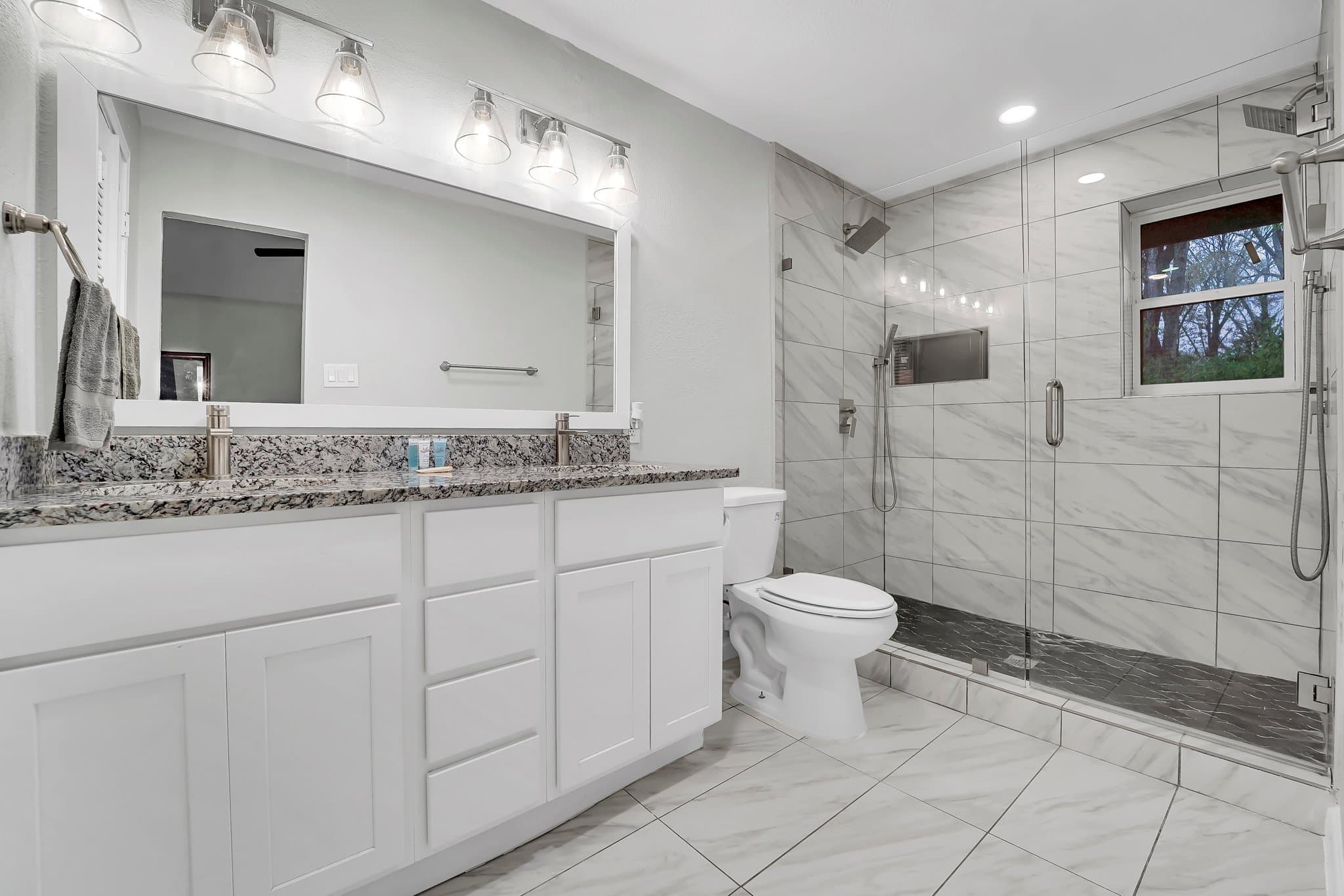 Garland House: 3801 kazak st