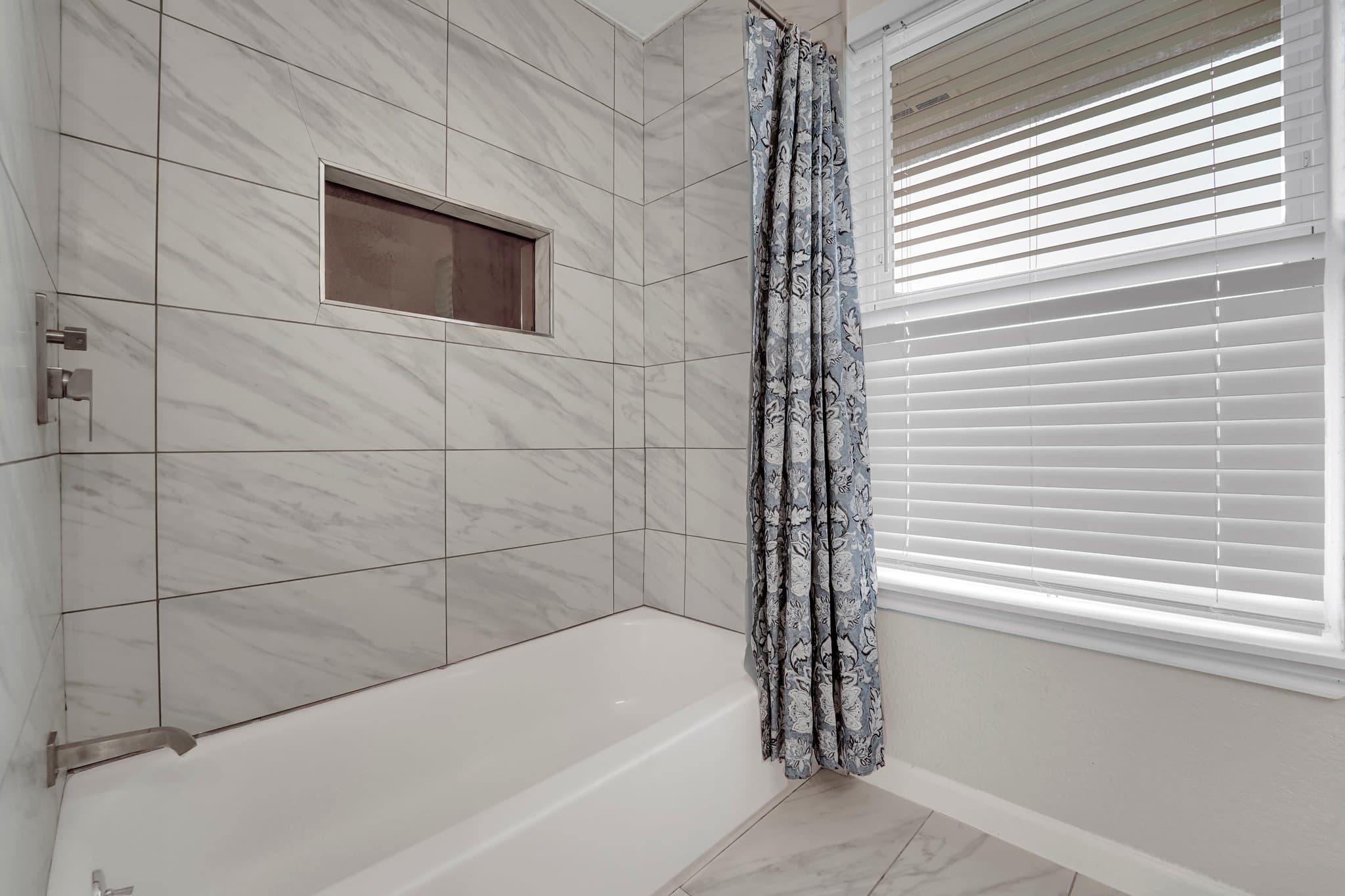 Garland House: 3801 kazak st