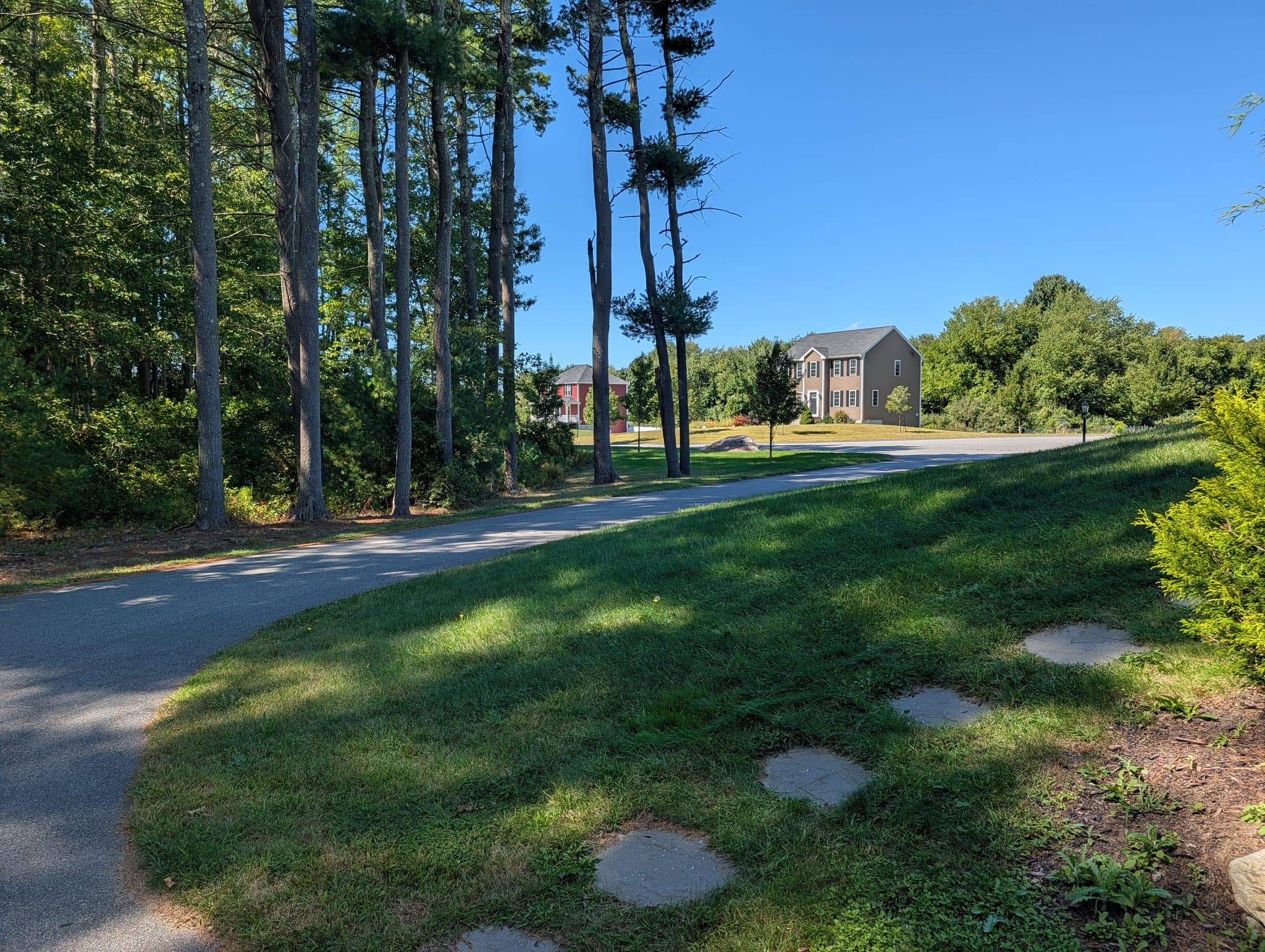 Lakeville House: 10 Shamrock lane