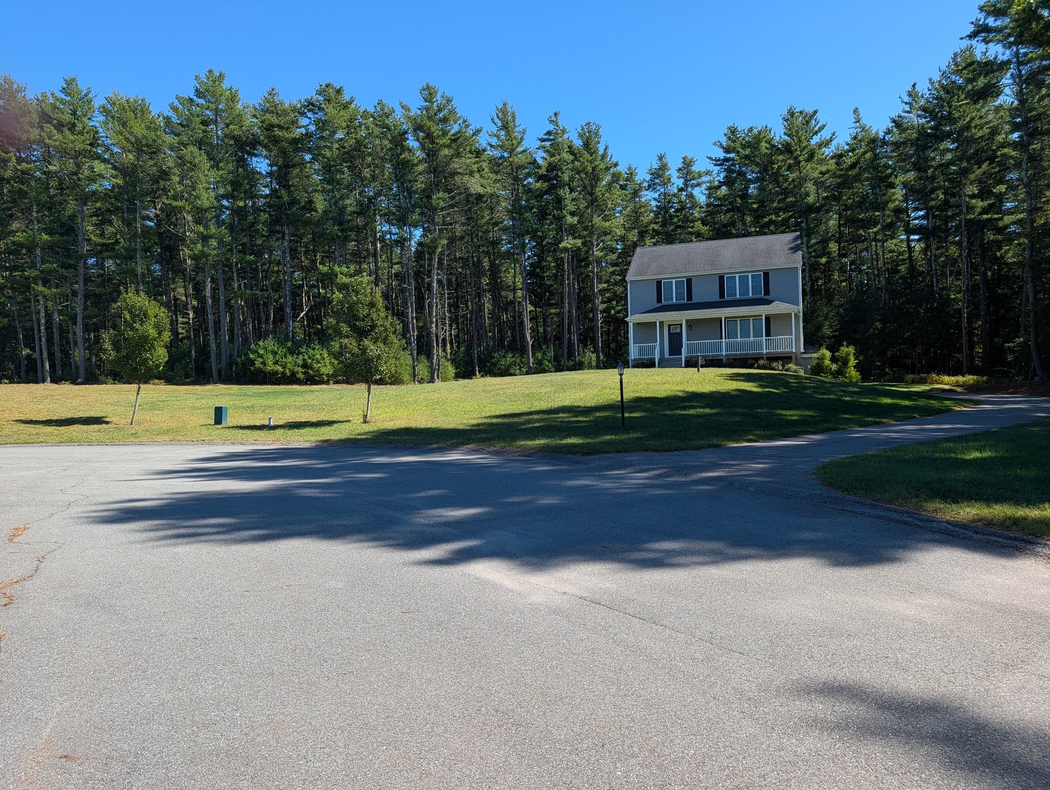 Lakeville House: 10 Shamrock lane