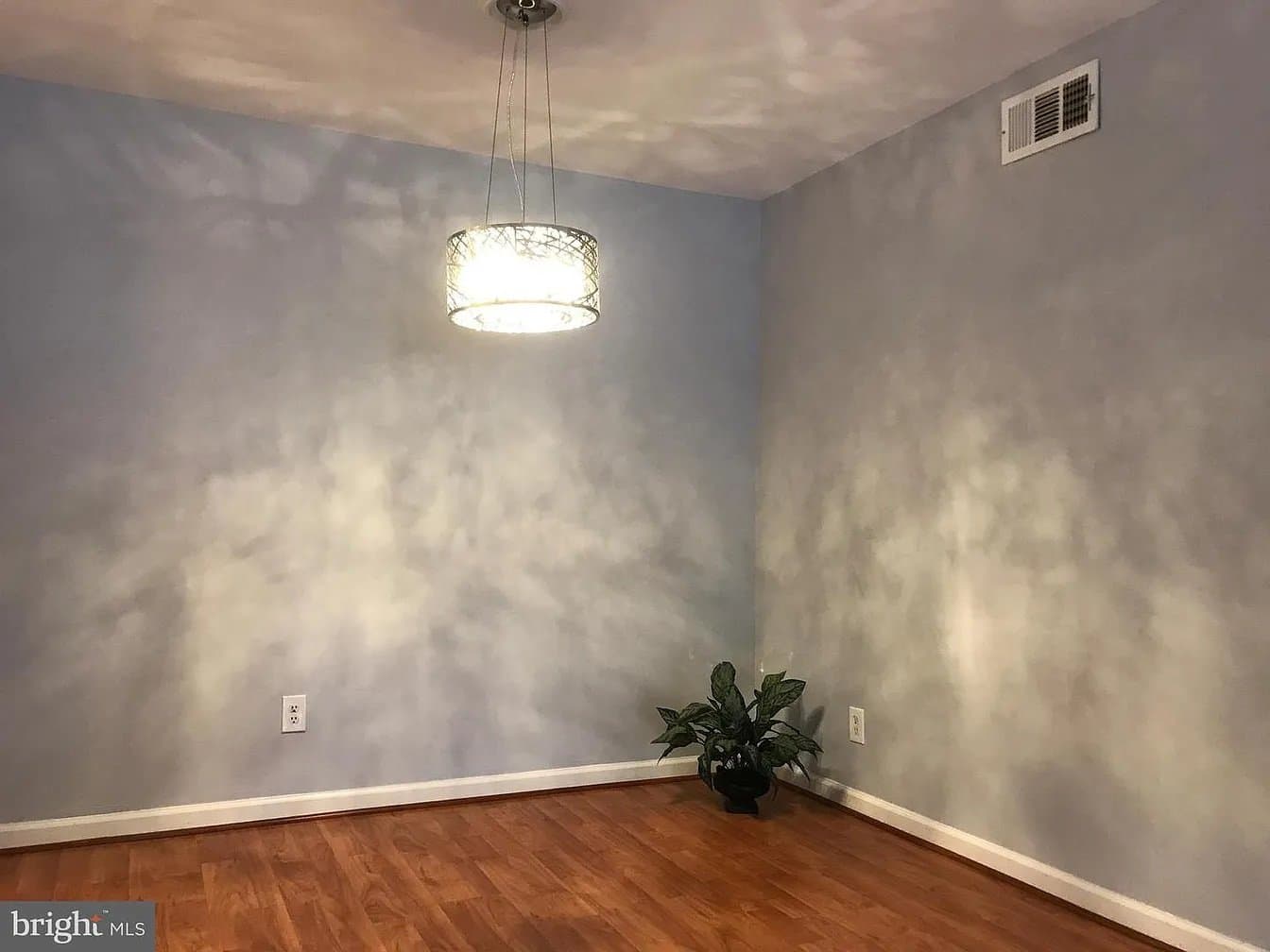 Burke Condo: 5918 Cove Landing Rd