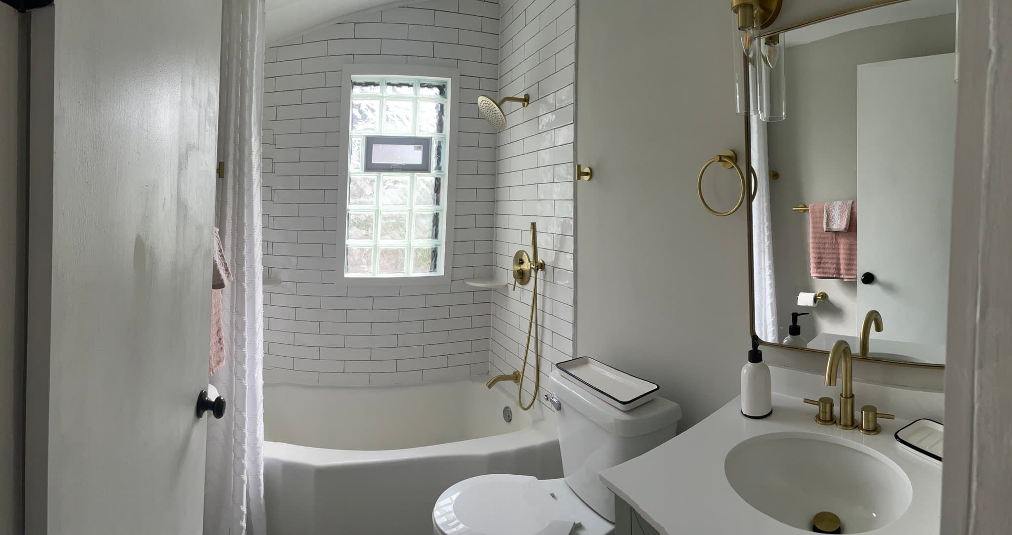 Milwaukee House: 158 N 59th St