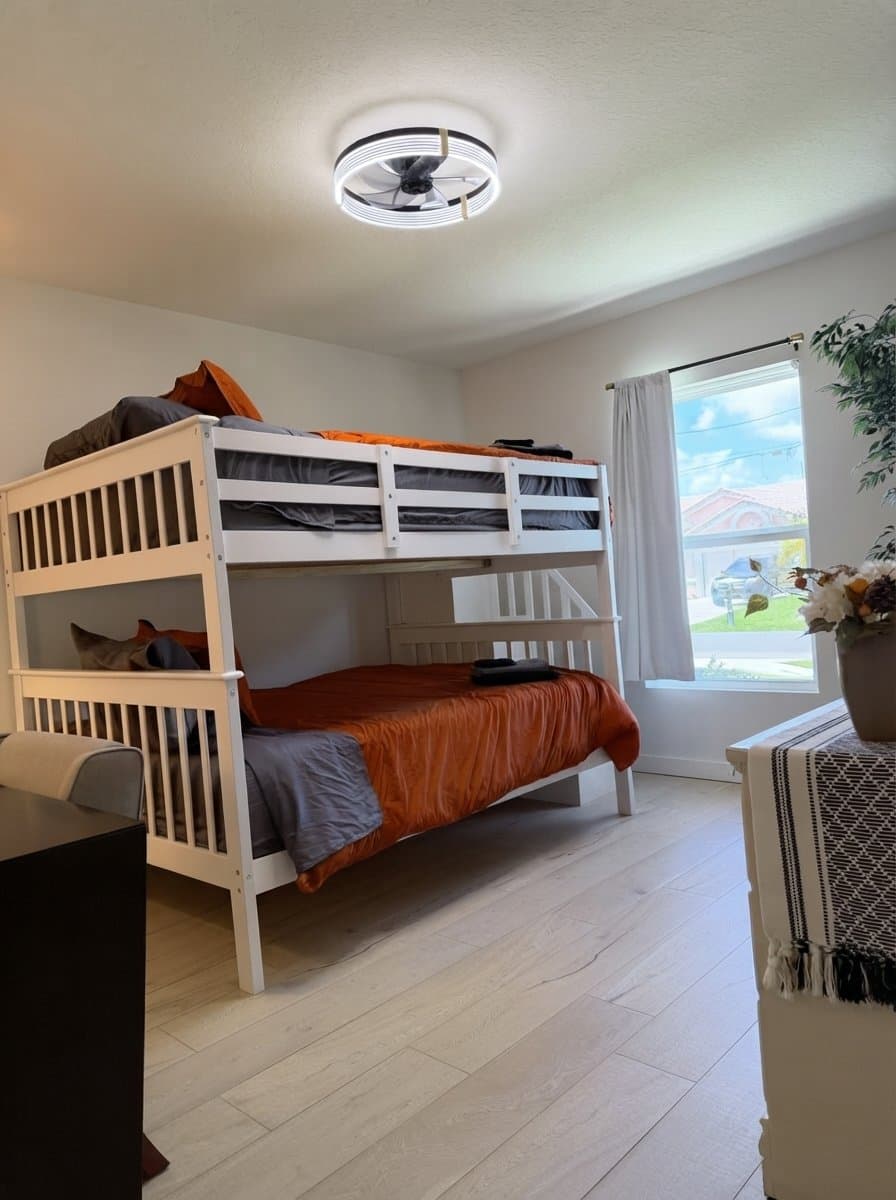Palm Coast Single Room: 27 Pillar Ln