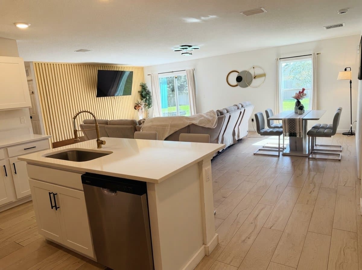 Palm Coast Single Room: 27 Pillar Ln