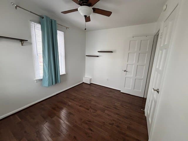 Alexandria Townhome: 5812 N Kings Hwy