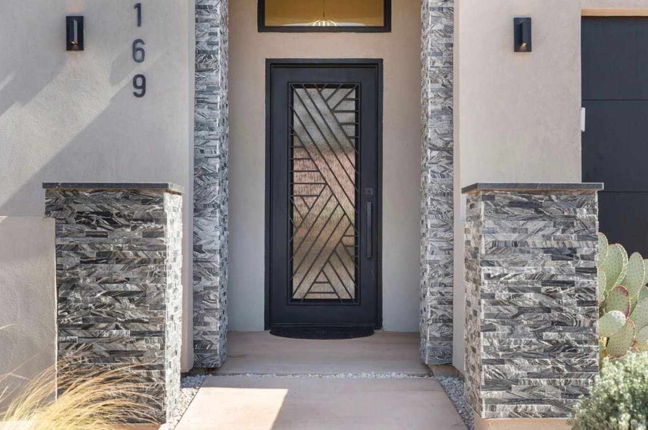 Ivins House: 169 E Terrace Ln