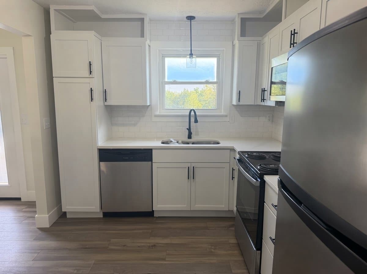 Radcliff House: 346 Valley View Dr