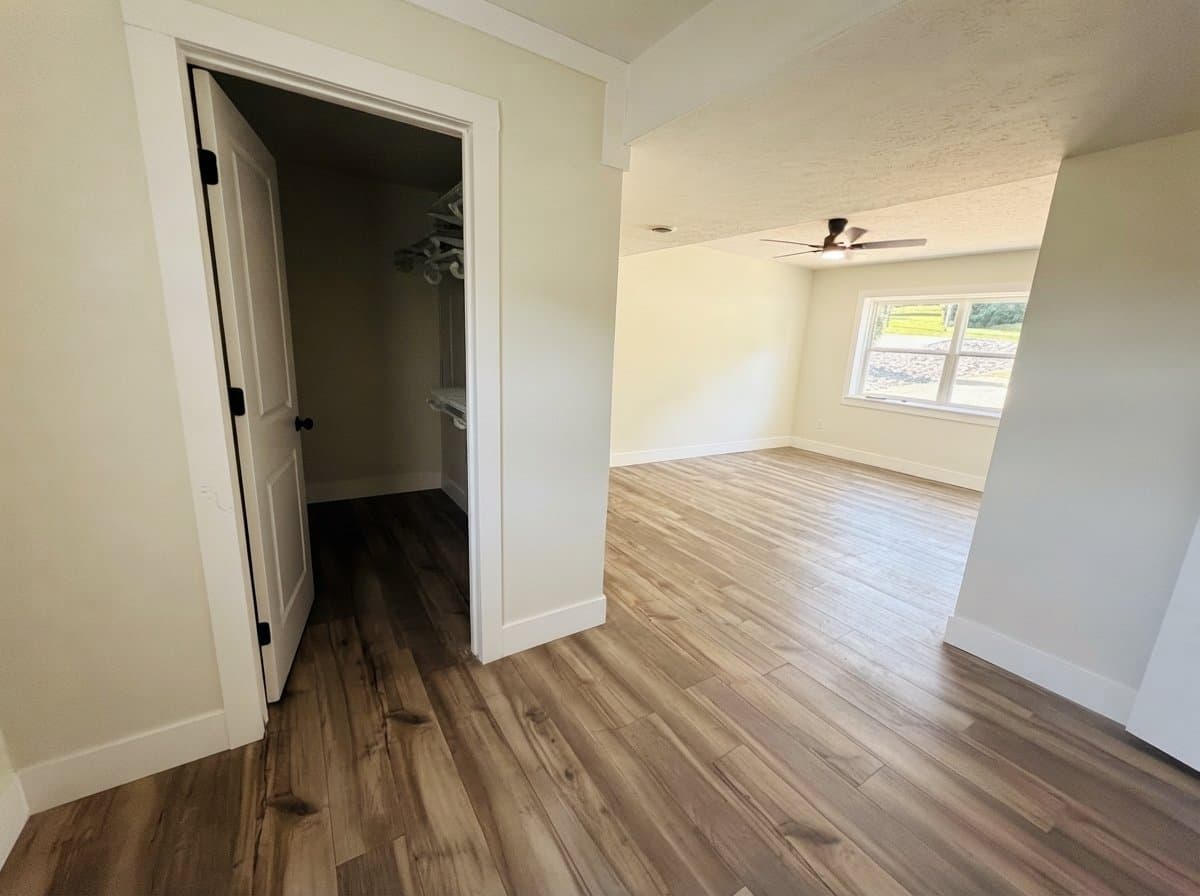 Radcliff House: 346 Valley View Dr